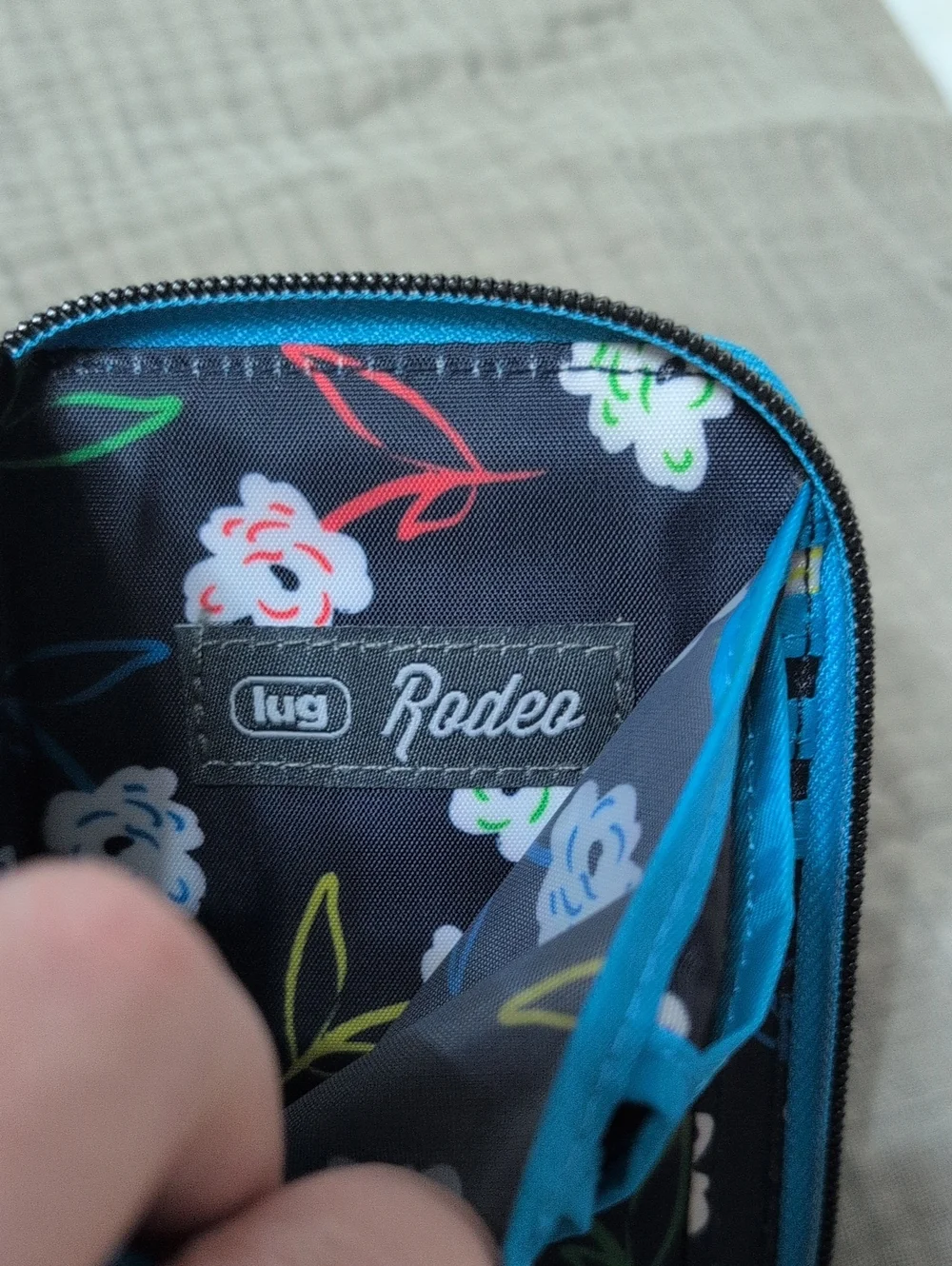 Lug Rodeo Wallet - Picture 4 of 4